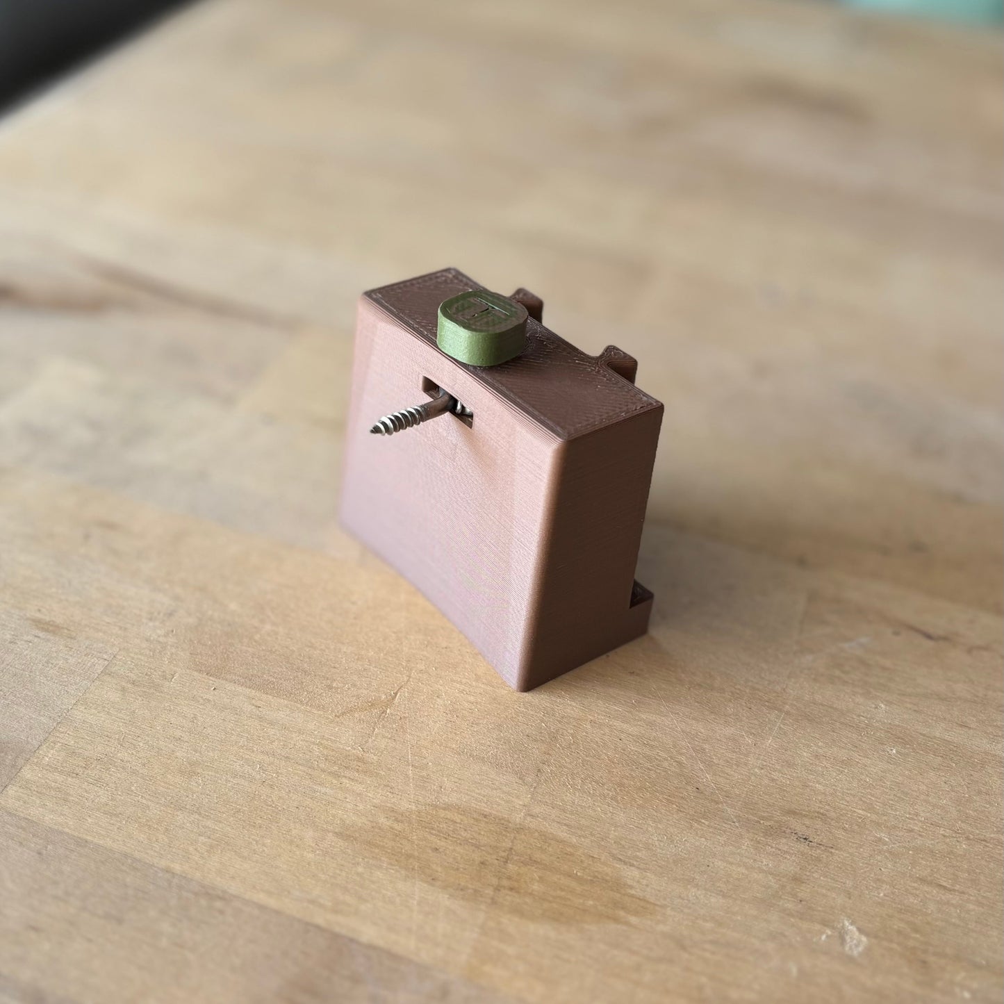 Screw-To-Tree Mount